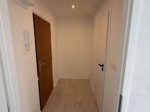 Prodej bytu 1+kk, Praha, Veltruská, 27 m2