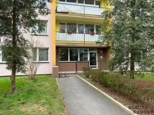 Prodej bytu 1+kk, Praha, Veltruská, 27 m2