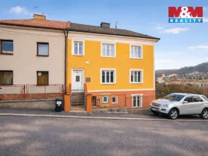 Prodej bytu 2+1, Karlovy Vary - Bohatice, Na Výšině, 45 m2