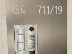 Pronájem garáže, Praha - Dolní Měcholupy, Honzíkova, 15 m2