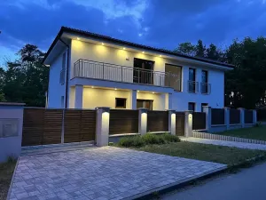 Prodej rodinného domu, Tři Dvory, 235 m2