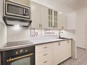 Pronájem bytu 2+1, Jindřichův Hradec - Jindřichův Hradec I, nám. Míru, 71 m2