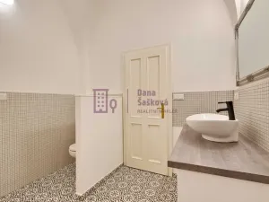 Pronájem bytu 2+1, Jindřichův Hradec - Jindřichův Hradec I, nám. Míru, 71 m2