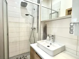 Pronájem bytu 3+kk, Praha - Libeň, V Holešovičkách, 70 m2