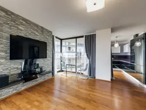 Pronájem bytu 2+kk, Praha - Žižkov, Ke kapslovně, 72 m2