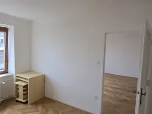 Pronájem bytu 2+1, České Budějovice - České Budějovice 3, Otakarova, 57 m2