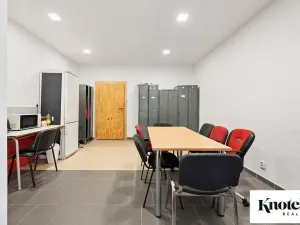 Prodej kanceláře, Račice-Pístovice, 479 m2