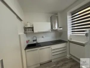 Prodej bytu 2+1, Karlovy Vary, Petřín, 35 m2