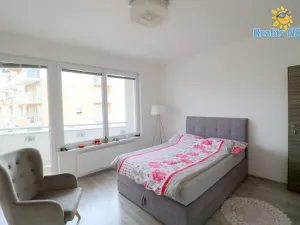 Pronájem bytu 3+kk, Praha - Horní Měcholupy, Mantovská, 94 m2