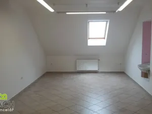 Pronájem kanceláře, Uherské Hradiště, Mariánské náměstí, 32 m2