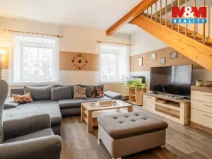 Prodej rodinného domu, Doksy, náměstí Republiky, 235 m2