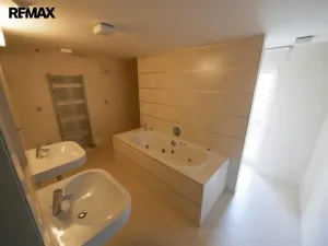 Pronájem rodinného domu, Praha - Žižkov, Šikmá, 260 m2