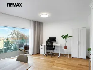 Pronájem bytu 1+kk, Praha - Smíchov, Kobrova, 43 m2