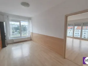 Prodej bytu 2+1, Praha, Na Harfě, 95 m2