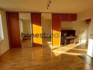 Pronájem bytu 1+kk, Brno, Nadační, 36 m2