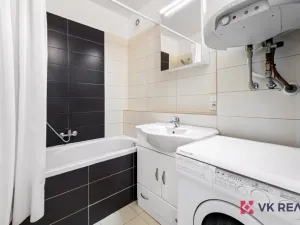 Prodej bytu 2+kk, Praha - Kobylisy, Šimůnkova, 47 m2
