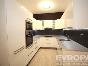 Pronájem bytu 2+kk, Praha - Háje, Jurkovičova, 53 m2