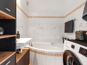 Prodej bytu 3+1, Praha - Černý Most, Vybíralova, 77 m2