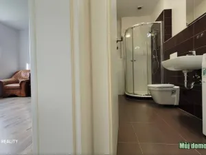 Pronájem bytu 1+kk, Praha - Uhříněves, Bečovská, 29 m2