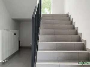 Pronájem bytu 1+kk, Praha - Uhříněves, Bečovská, 29 m2