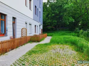 Pronájem bytu 1+kk, Praha - Uhříněves, Bečovská, 29 m2