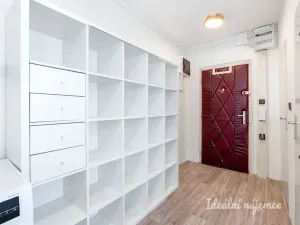 Pronájem bytu 2+kk, Praha, Boloňská, 42 m2
