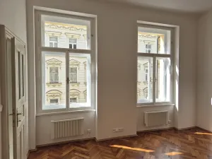Pronájem bytu 1+1, Praha - Vinohrady, Perunova, 40 m2
