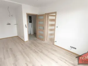 Prodej bytu 2+kk, Nupaky, Nupacká, 42 m2