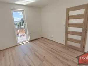 Prodej bytu 2+kk, Nupaky, Nupacká, 42 m2