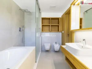 Prodej rodinného domu, Praha - Libuš, V Hrobech, 286 m2