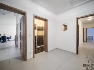 Prodej rodinného domu, Choltice, 200 m2