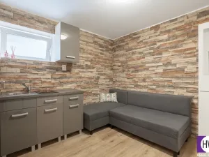 Prodej atypického bytu, Praha, Chvalská, 11 m2