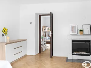 Prodej bytu 3+1, Chocerady - Komorní Hrádek, 83 m2