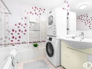 Prodej bytu 3+1, Chocerady - Komorní Hrádek, 83 m2