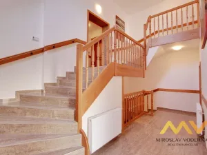 Pronájem bytu 4+kk, Lochenice, 115 m2