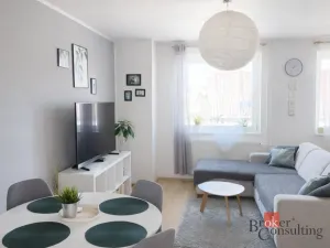Pronájem bytu 2+kk, Hradec Králové - Kukleny, Pražská třída, 47 m2