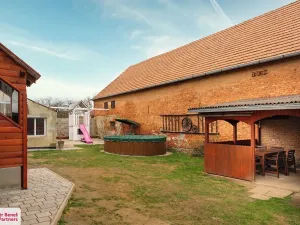 Prodej rodinného domu, Kolešov, 198 m2