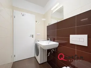 Prodej bytu 1+kk, Praha - Uhříněves, Bečovská, 20 m2