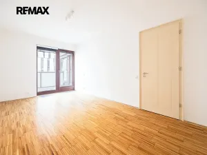 Pronájem bytu 2+kk, Praha - Karlín, Rohanské nábřeží, 73 m2