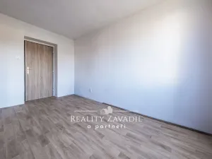 Prodej bytu 3+1, Nespeky, Benešovská, 62 m2