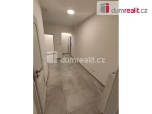Pronájem obchodního prostoru, Praha - Smíchov, Plzeňská, 37 m2