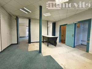 Prodej obchodního prostoru, Pardubice, Za Pasáží, 73 m2