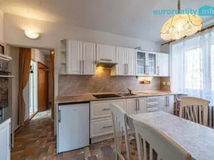 Prodej bytu 3+1, Ostrov, Horská, 72 m2