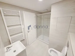 Pronájem bytu 1+kk, Praha, Poděbradská, 33 m2