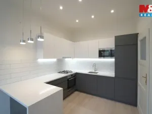 Prodej bytu 2+1, Praha - Vršovice, Madridská, 62 m2