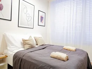 Pronájem bytu 2+kk, Praha - Smíchov, Plzeňská, 35 m2