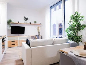 Pronájem bytu 2+kk, Praha - Smíchov, Plzeňská, 35 m2