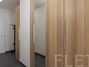 Pronájem bytu 1+kk, Praha - Hostavice, Českobrodská, 36 m2