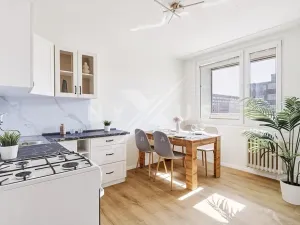 Prodej bytu 3+1, Praha - Prosek, Veltruská, 61 m2