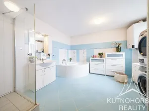 Prodej komerční nemovitosti, Kutná Hora, Zvěřinova, 318 m2